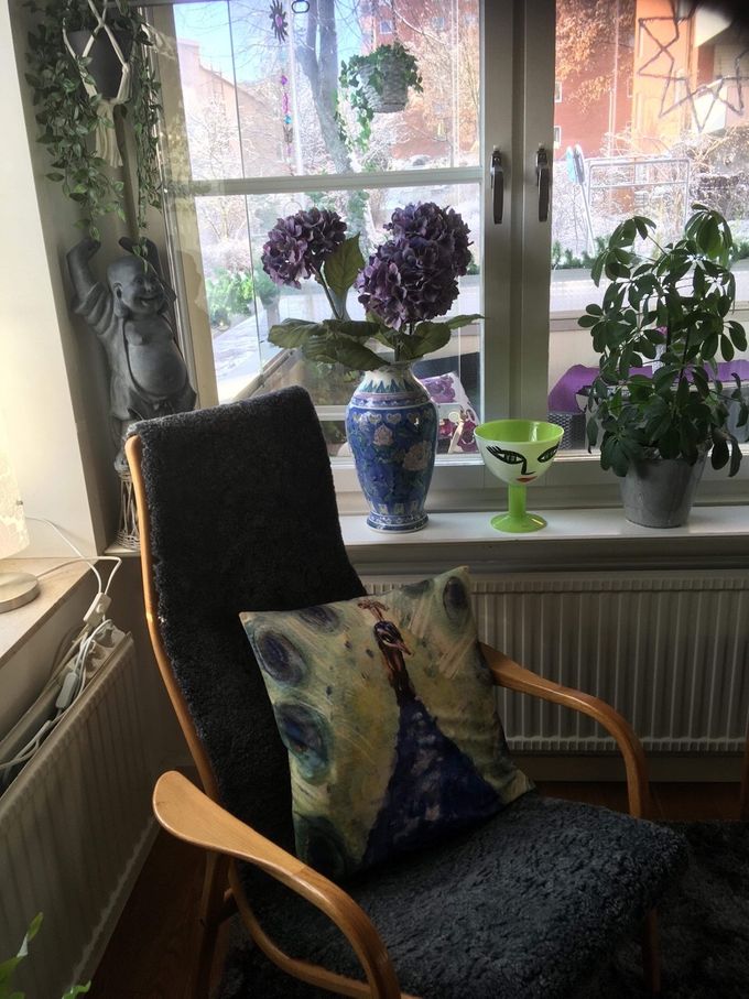 Kundbild Mr Peacock

Peacock i laminofåtölj